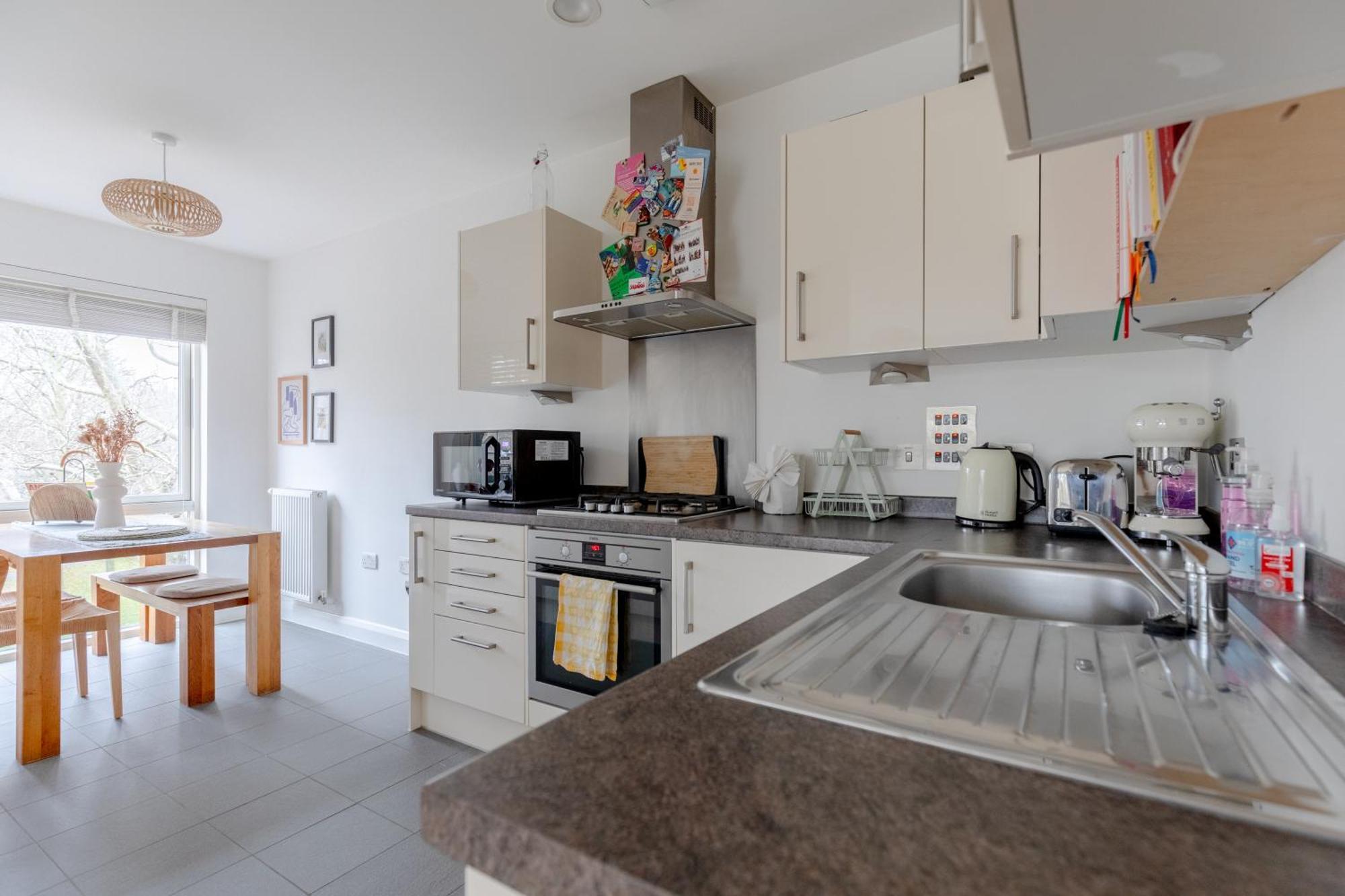 & Modern 1bd Flat With Balcony Hackney! Appartamento Londra