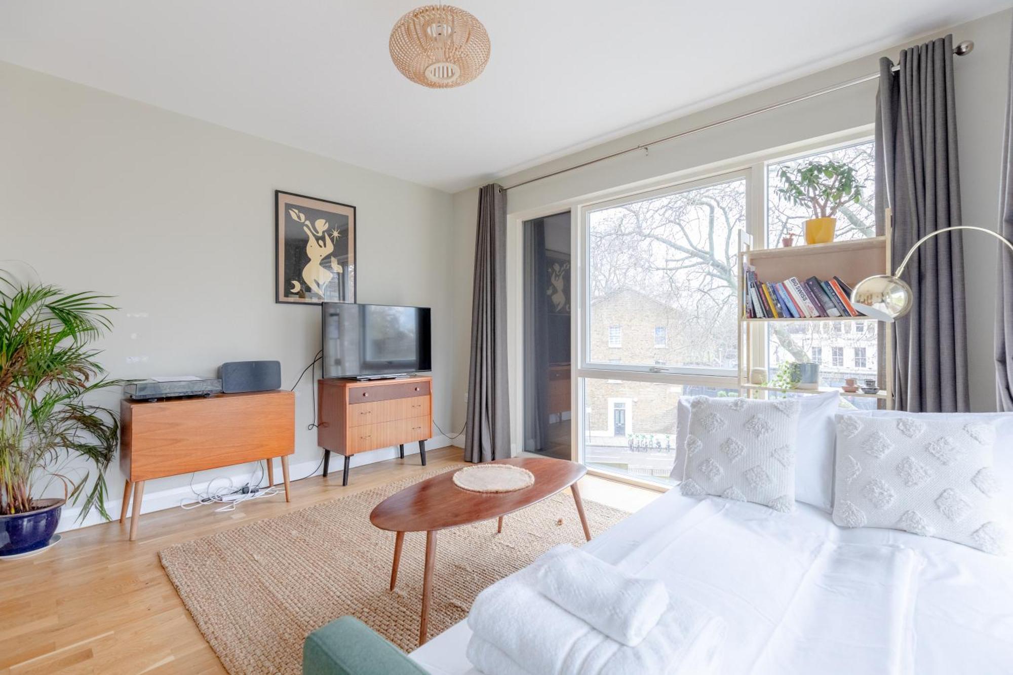 & Modern 1bd Flat With Balcony Hackney! * Londra