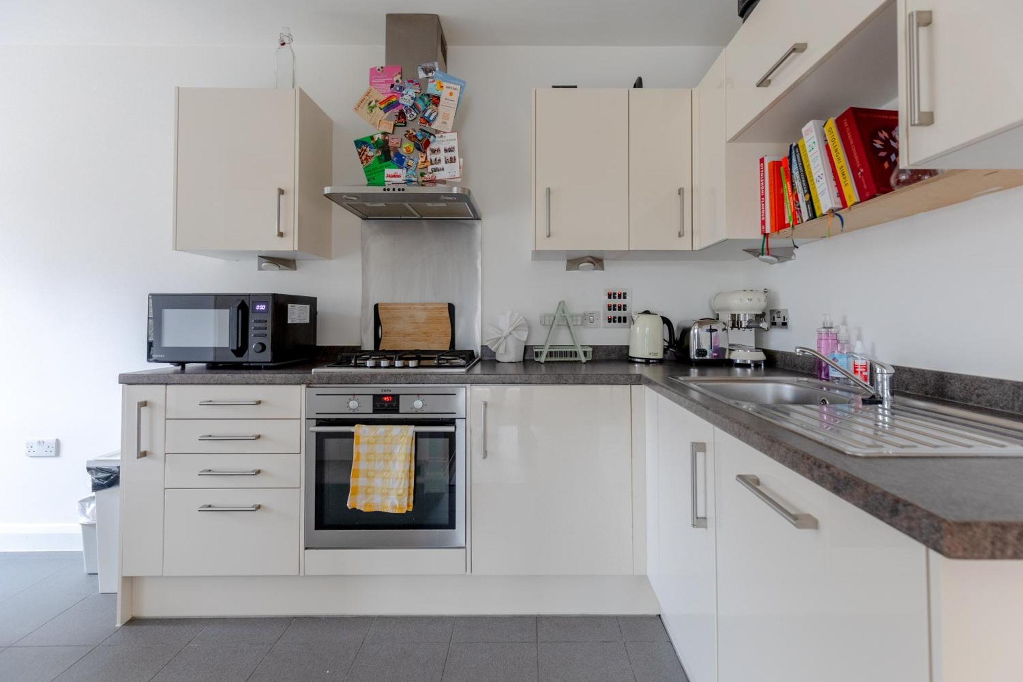 & Modern 1bd Flat With Balcony Hackney! Appartamento