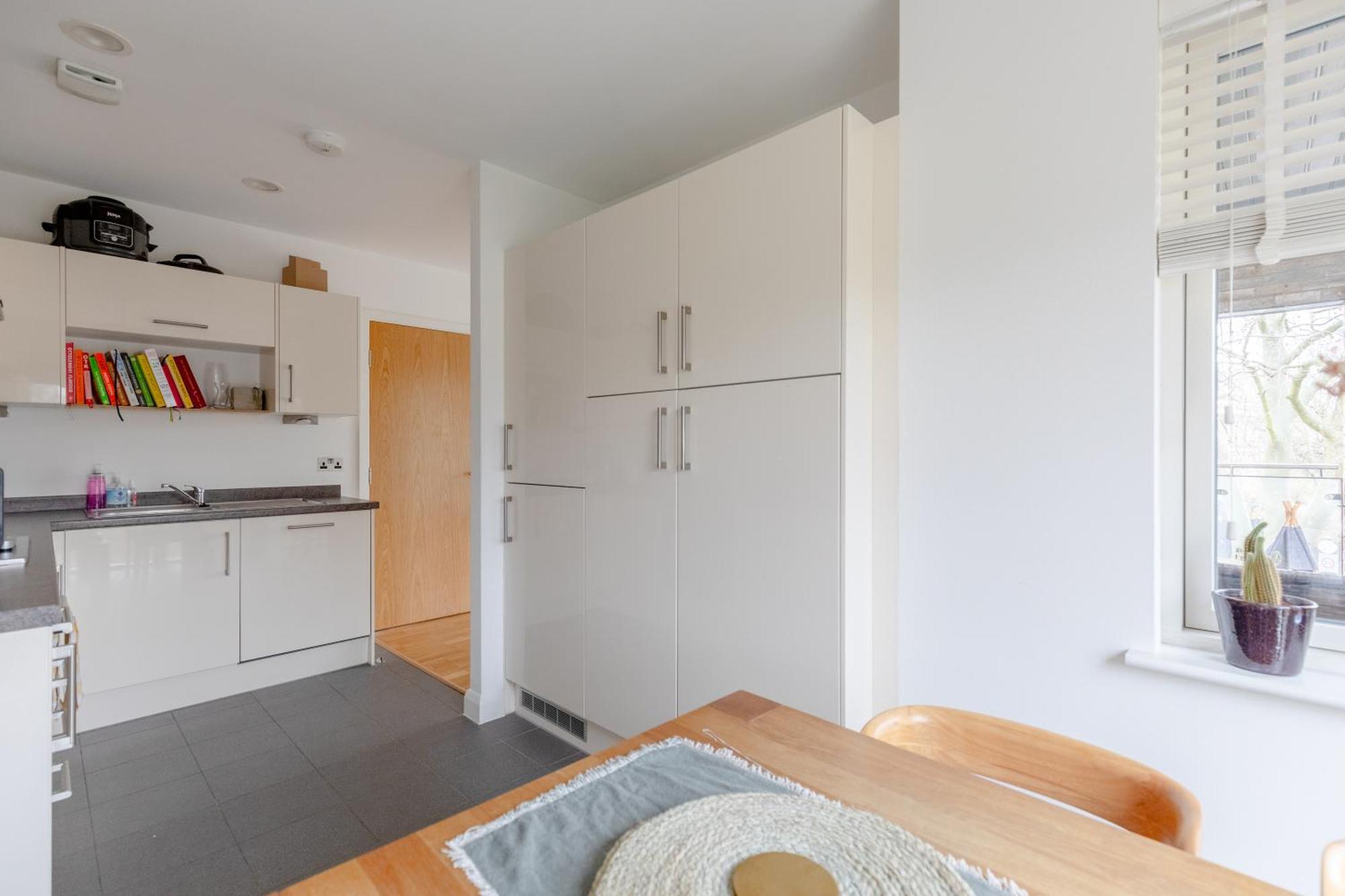 & Modern 1bd Flat With Balcony Hackney! Appartamento *