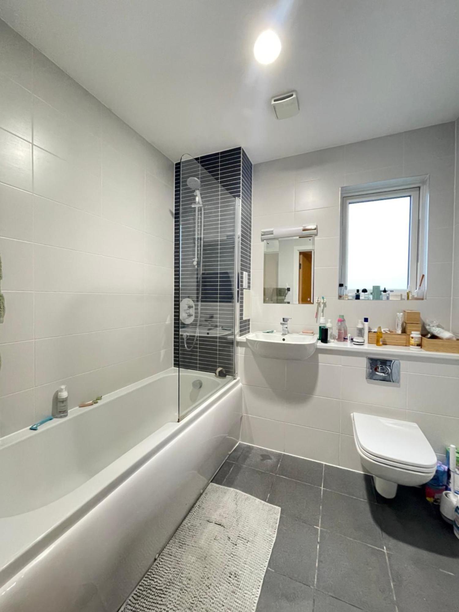 & Modern 1bd Flat With Balcony Hackney! *