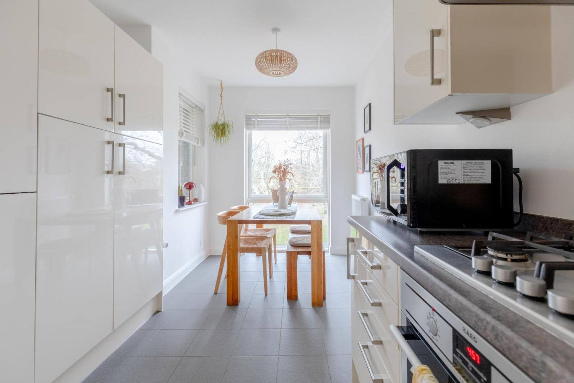 & Modern 1bd Flat With Balcony Hackney! Londra