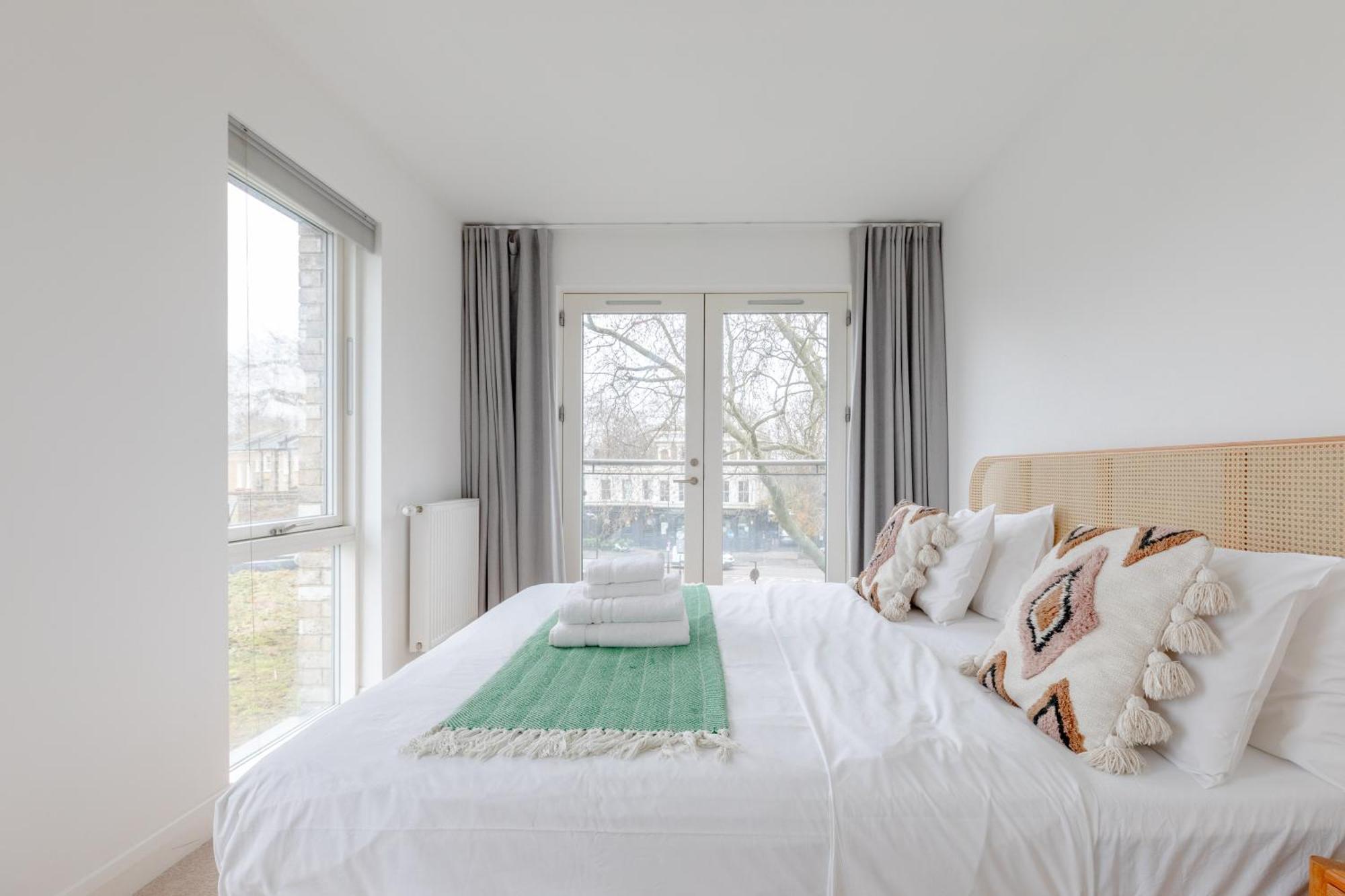 & Modern 1bd Flat With Balcony Hackney! * Londra