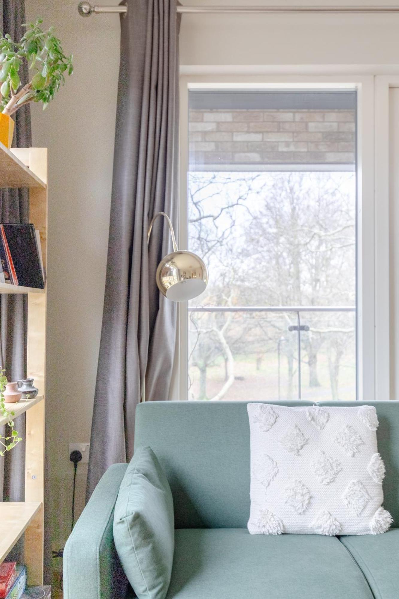 & Modern 1bd Flat With Balcony Hackney! Appartamento *