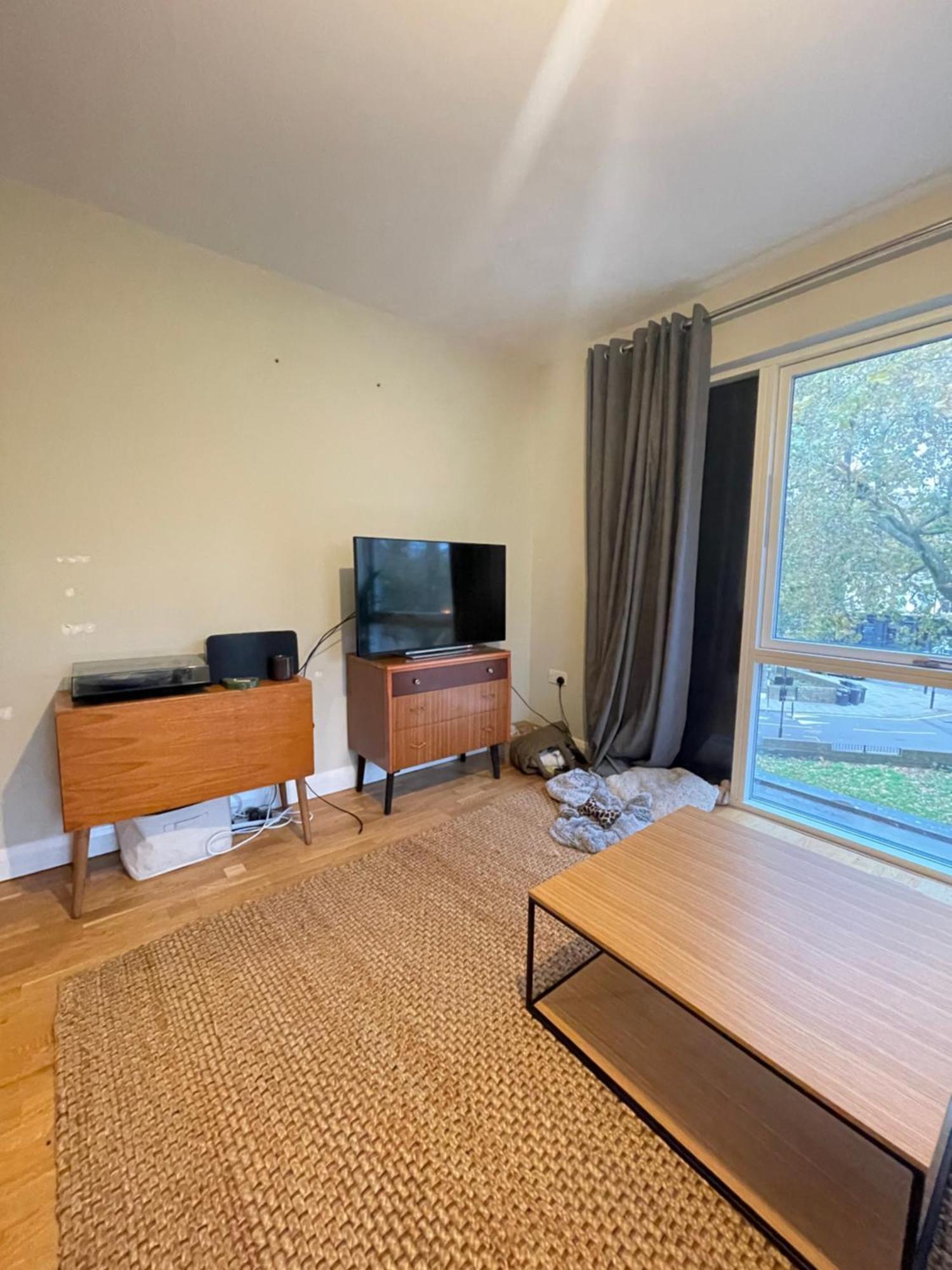 Appartamento & Modern 1bd Flat With Balcony Hackney! Londra
