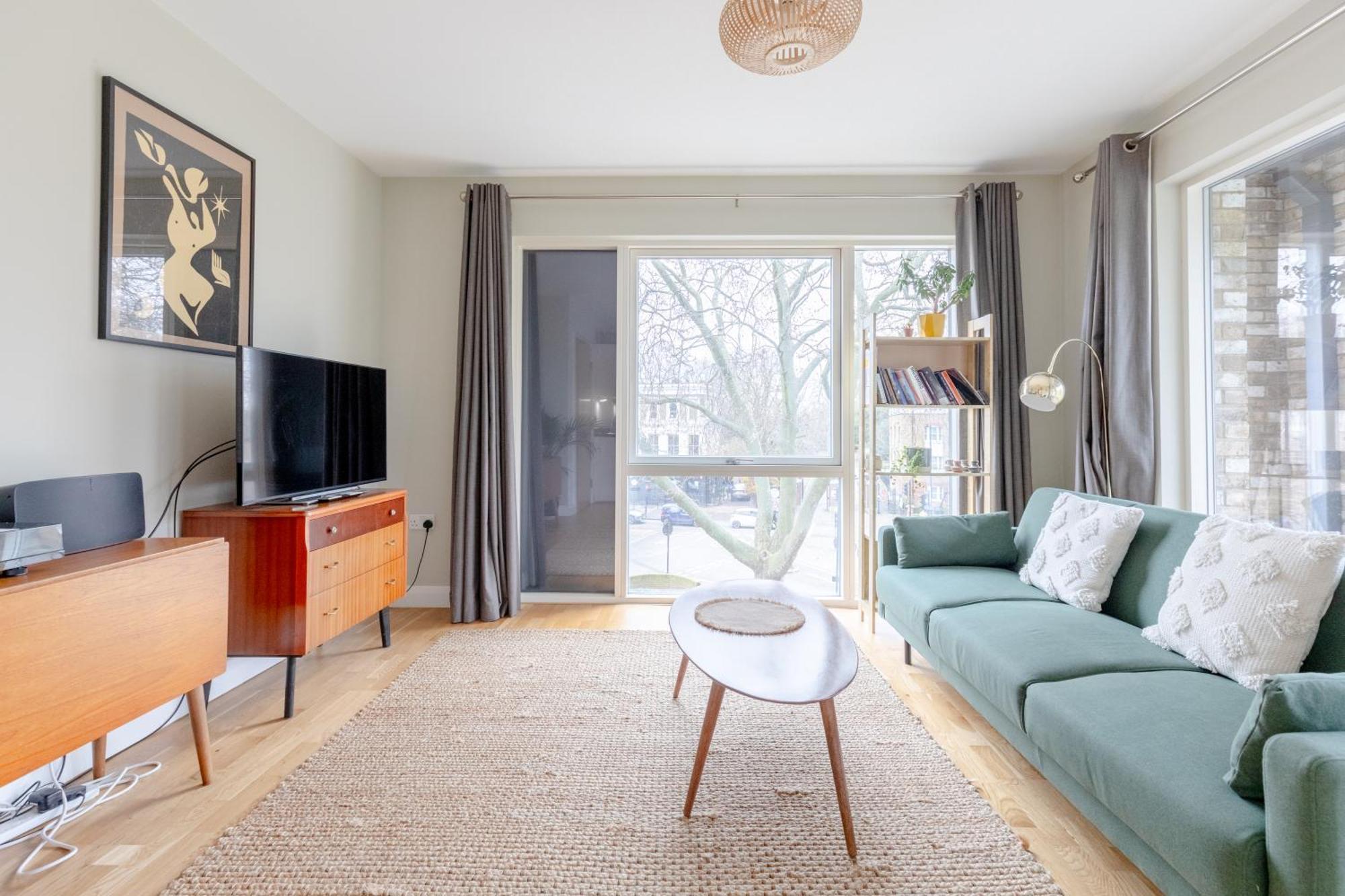 & Modern 1bd Flat With Balcony Hackney! *